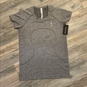 Lululemon X Peloton Swiftly Tech Tee Gray Size 10 NWT